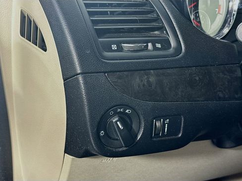 Used 2012 Dodge Grand Caravan SXT image 10