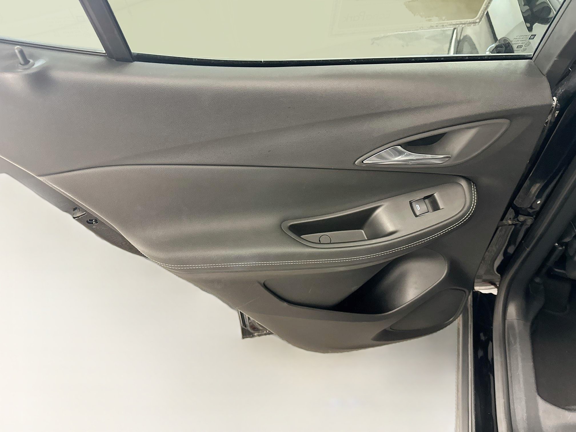 Used 2025 Buick Encore GX Preferred AWD/4WD image 26