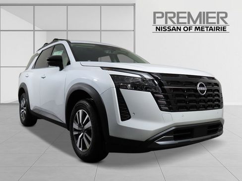 New 2026 Nissan Pathfinder SL image 7