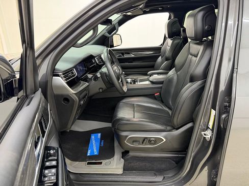 Used 2022 Jeep Wagoneer Series III w/ Premium Group I image 20