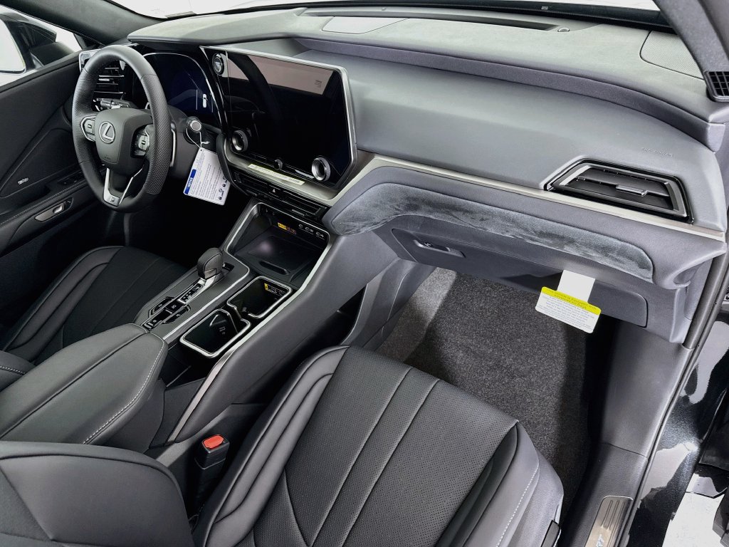 New 2026 Lexus TX 500h AWD image 18