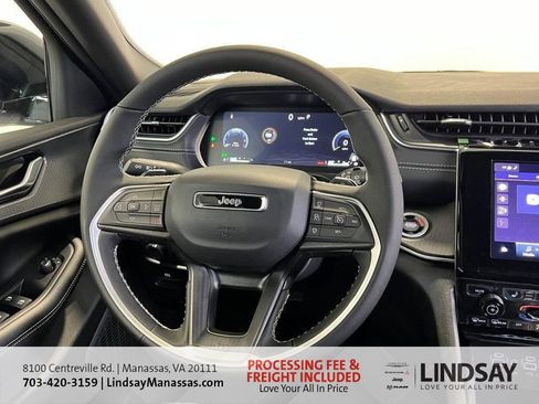 New 2025 Jeep Grand Cherokee Altitude AWD/4WD image 19