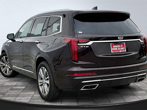 Used 2020 Cadillac XT6 Premium Luxury image 2