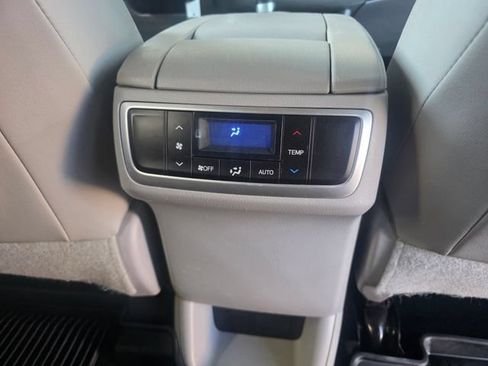 Used 2016 Toyota Highlander Plus AWD/4WD image 14