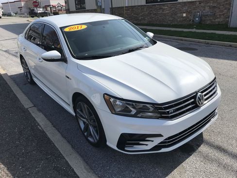 Used 2017 Volkswagen Passat 1.8T R-Line image 4