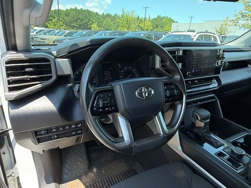 Used 2022 Toyota Tundra SR5 w/ SR5 Convenience Package AWD/4WD image 24