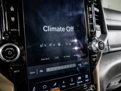 Used 2022 RAM 2500 Laramie w/ Safety Group B image 27