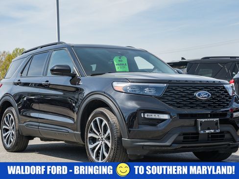 Used 2023 Ford Explorer ST-Line w/ Class IV Trailer Tow Package AWD/4WD image 1