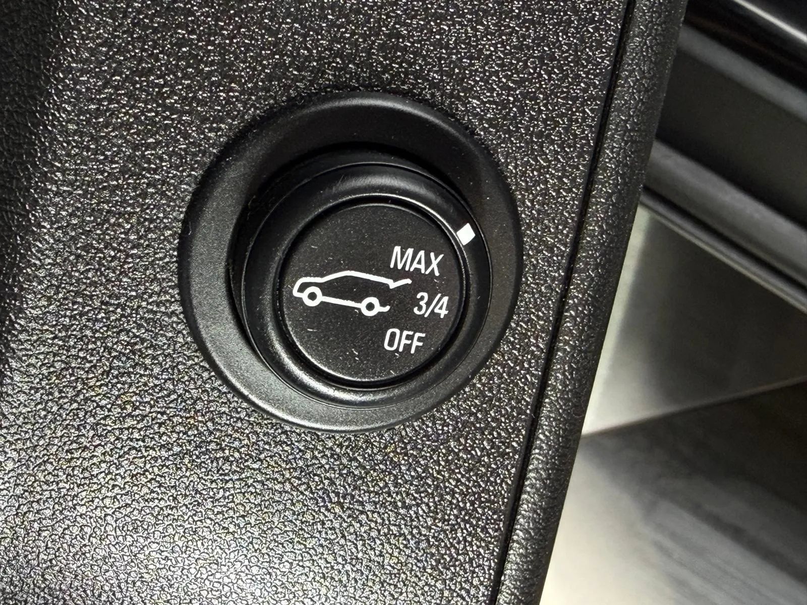 Used 2018 Chevrolet Equinox LT FWD image 27