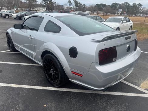 Used 2006 Ford Mustang GT image 3
