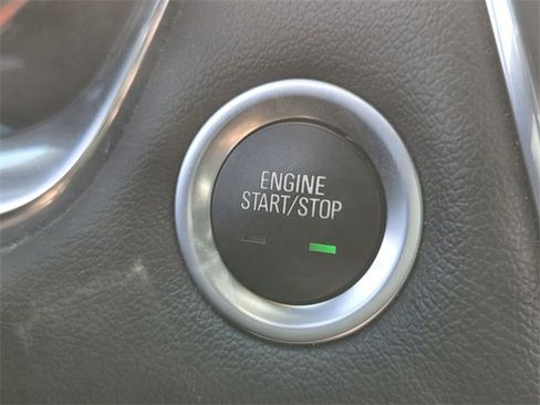 Used 2023 Chevrolet Traverse LT image 31