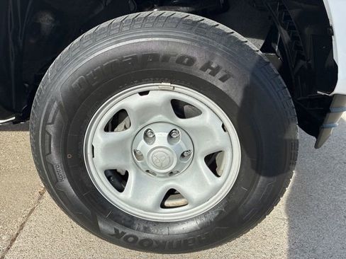 Used 2021 Toyota Tacoma SR image 13