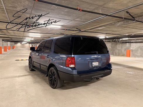 Used 2003 Ford Expedition XLT RWD image 3