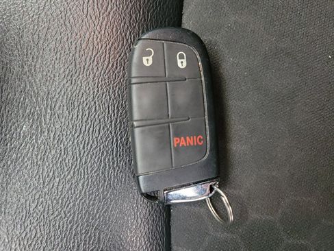 Used 2021 Jeep Compass Latitude AWD/4WD image 32