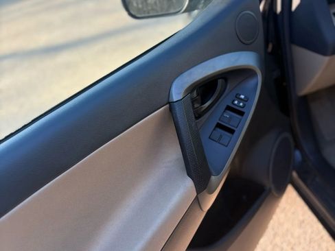 Used 2011 Toyota RAV4 2WD w/ Base L4 Extra Value Pkg image 36