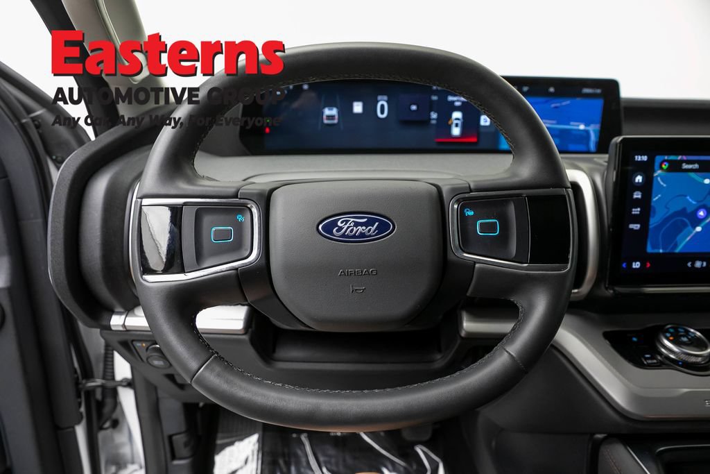 Used 2025 Ford Expedition Active AWD/4WD image 11