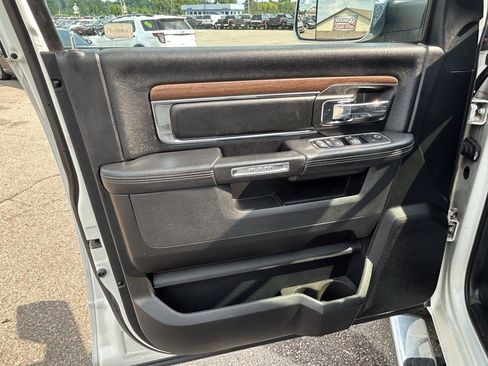 Used 2017 RAM 1500 Laramie AWD/4WD image 14