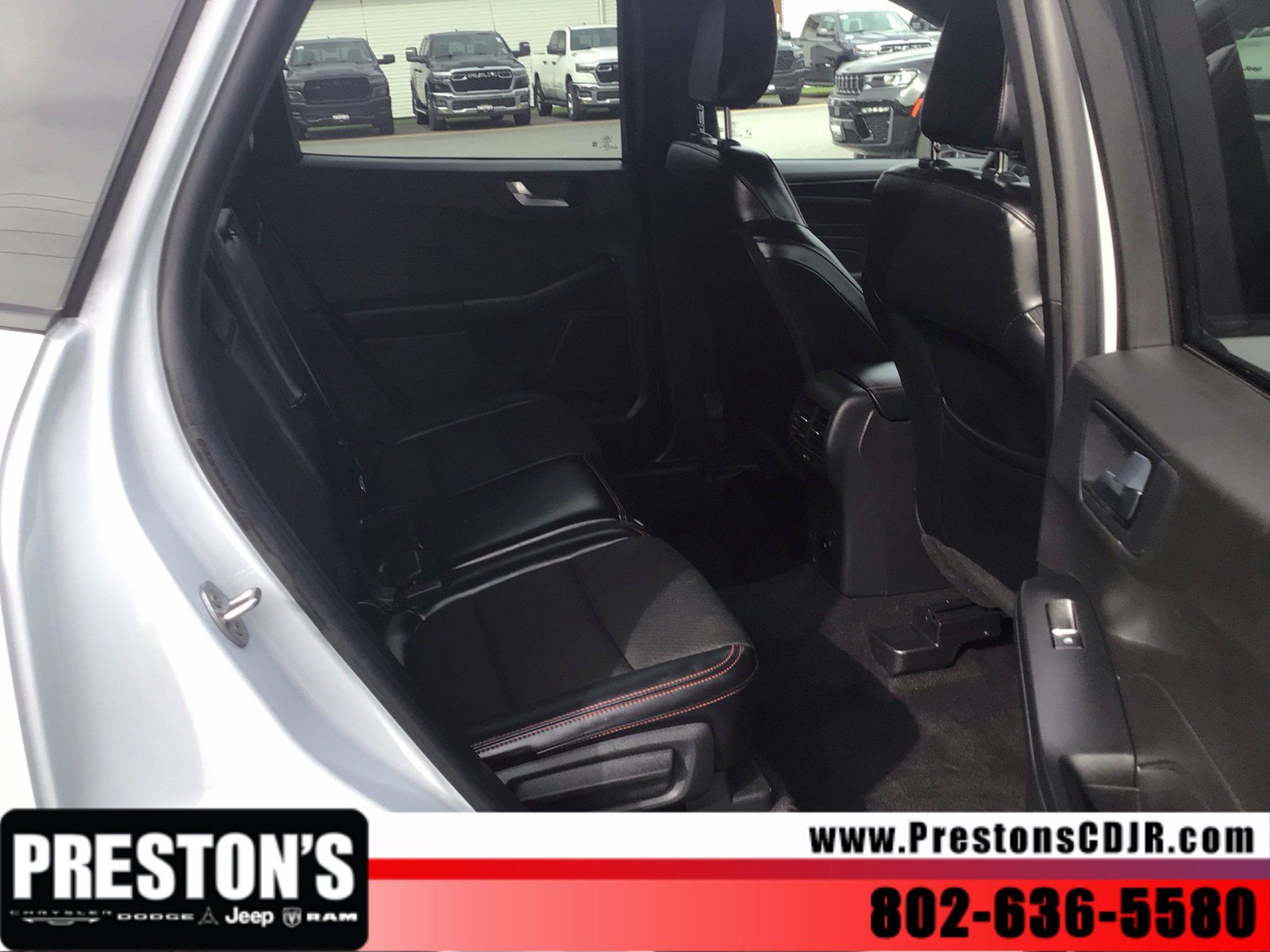 Used 2025 Ford Escape ST-Line Select AWD/4WD image 25