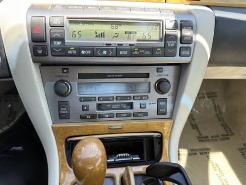 Used 2003 Lexus SC 430 Convertible RWD image 25