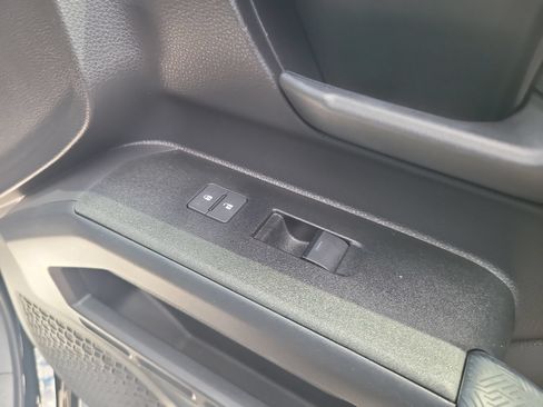 Used 2025 Toyota 4Runner SR5 AWD/4WD image 28