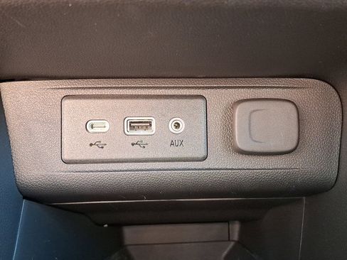 Used 2023 Buick Encore GX Select w/ Sport Touring Package FWD image 24