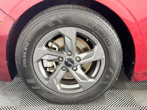 Used 2023 Kia K5 LXS image 37