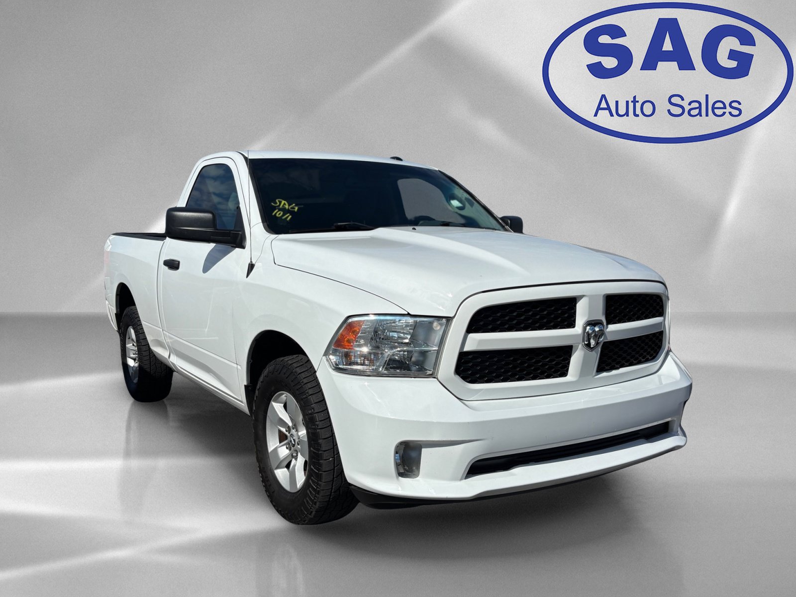 Used 2018 RAM 1500 Express RWD image 2