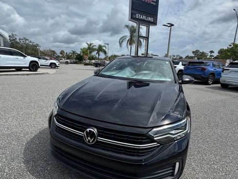 Used 2023 Volkswagen Jetta Sport FWD image 2