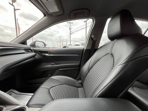 Used 2023 Toyota Camry SE FWD image 19