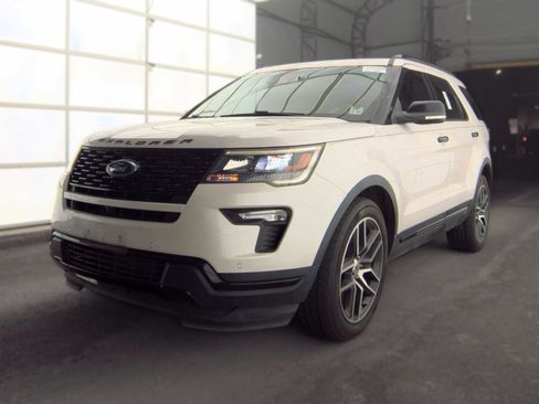 Used 2019 Ford Explorer Sport w/ Equipment Group 401A AWD/4WD image 2