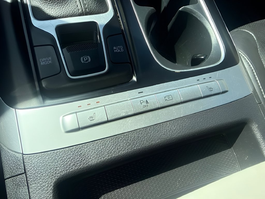 Used 2024 Kia Carnival LX FWD image 12