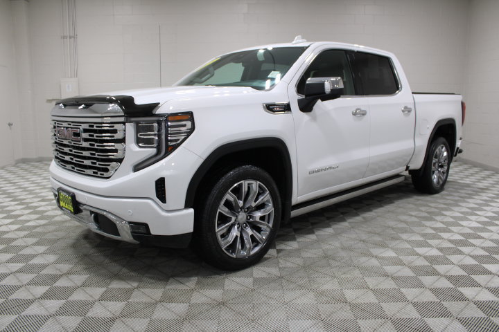 Used 2024 GMC Sierra 1500 Denali w/ Denali Reserve Package AWD/4WD image 8