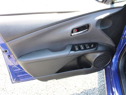 Used 2017 Toyota Prius Two FWD image 20