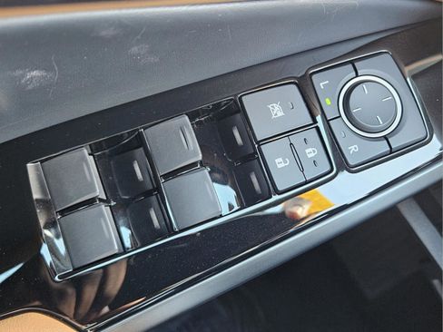 Certified 2025 Lexus IS 350 F Sport image 69