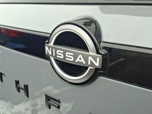 New 2025 Nissan Pathfinder Platinum image 6