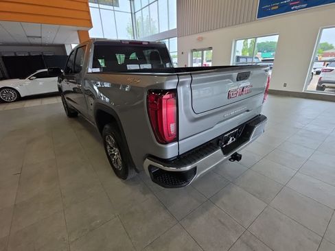 Used 2025 GMC Sierra 1500 SLT AWD/4WD image 14