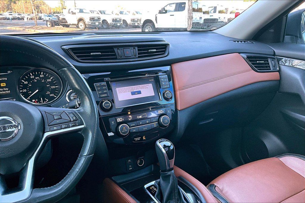 Used 2017 Nissan Rogue SL w/ SL Premium Package AWD/4WD image 6
