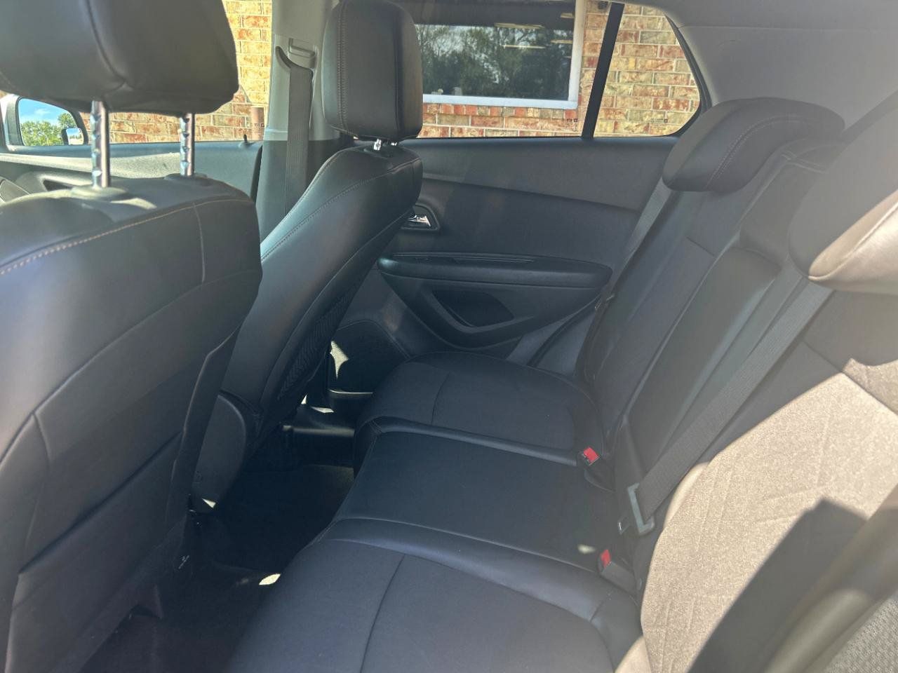 Used 2022 Chevrolet Trax LT FWD image 20