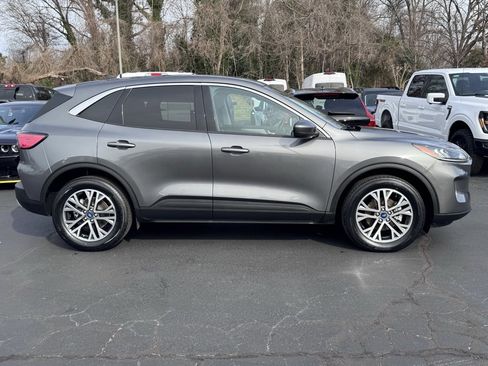 Used 2022 Ford Escape SEL image 4