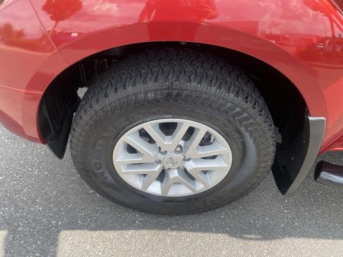 Used 2017 Nissan Frontier SV AWD/4WD image 10