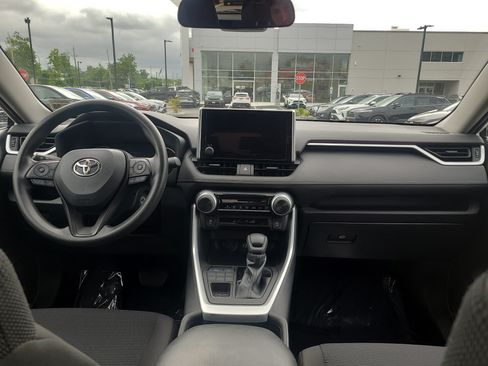 Certified 2023 Toyota RAV4 LE AWD/4WD image 18