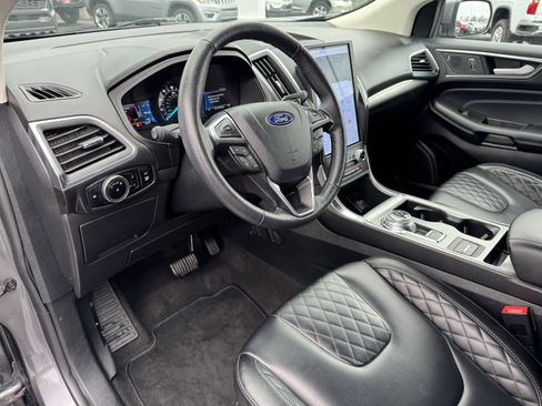 Used 2024 Ford Edge Titanium image 28
