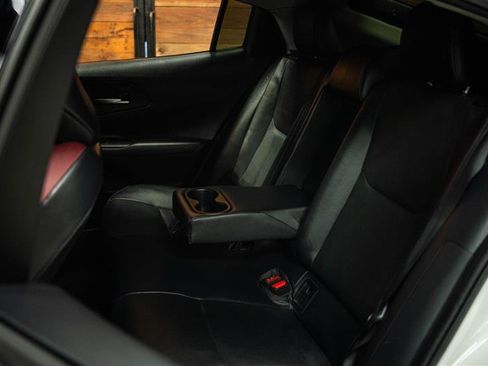 Used 2024 Toyota Prius Prime FWD image 10