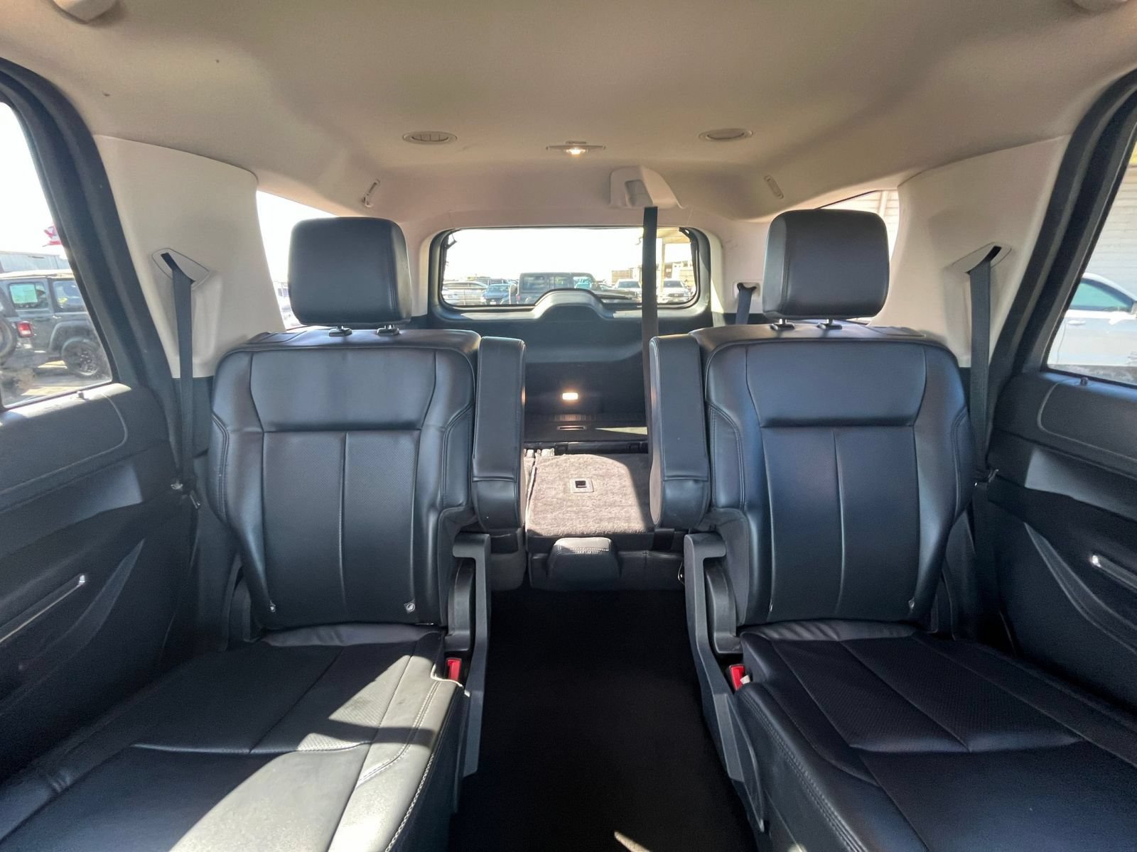 Used 2023 Ford Expedition XLT RWD image 39