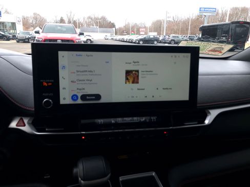 Certified 2025 Toyota Sienna XSE image 16