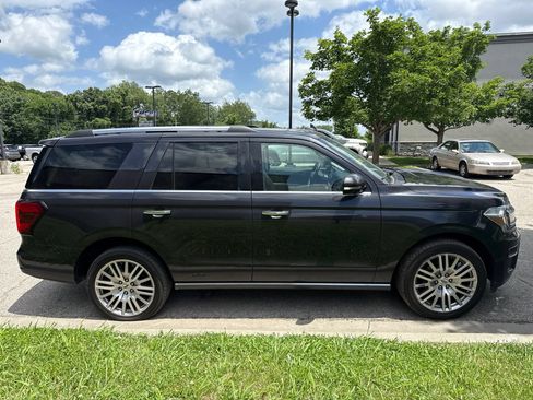 Used 2024 Ford Expedition Limited AWD/4WD image 4