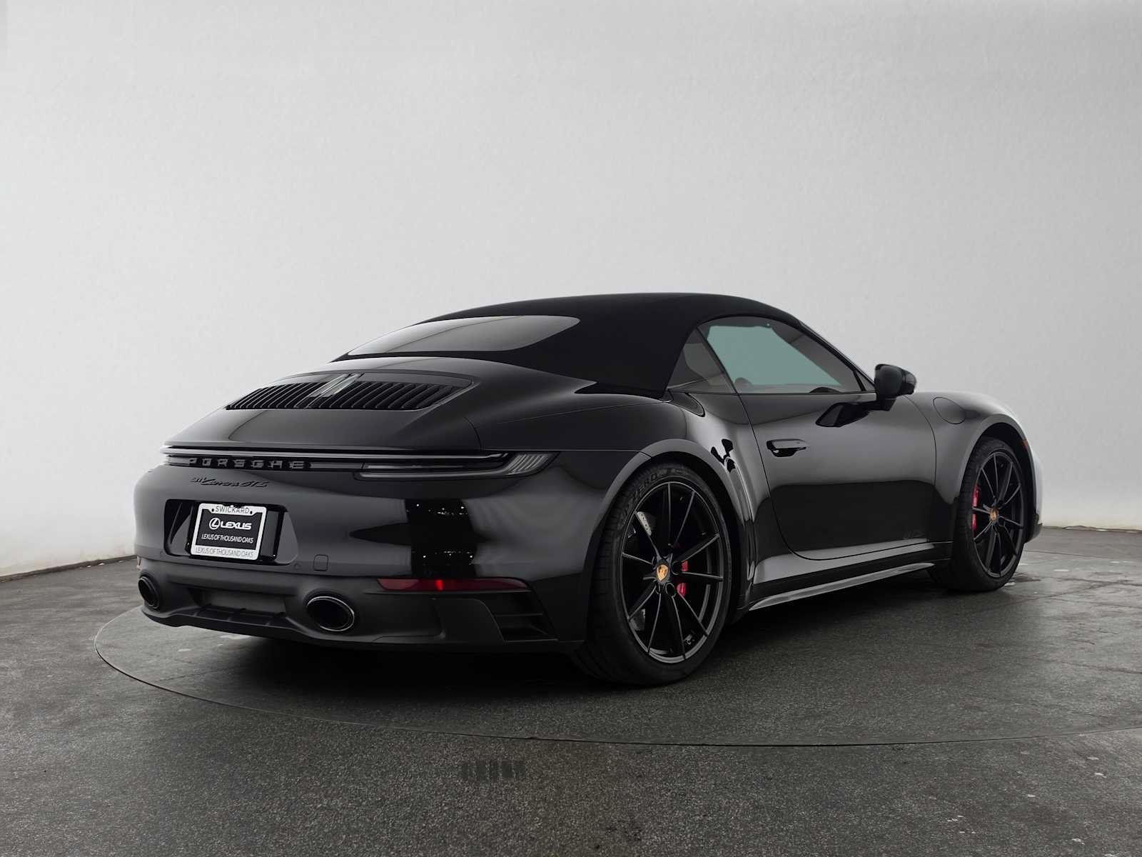 Used 2023 Porsche 911 Carrera GTS RWD image 3