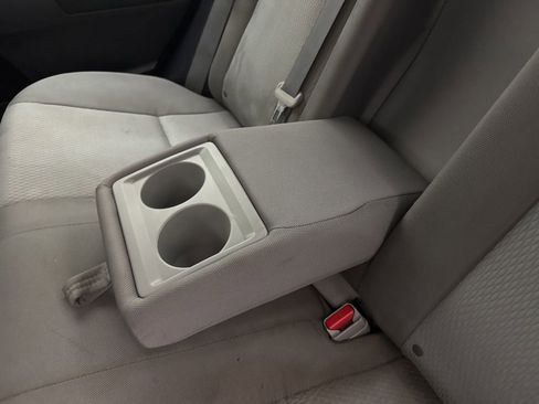 Used 2015 Toyota Corolla LE FWD image 29