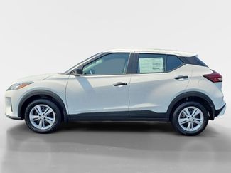 New 2025 Nissan Kicks Play S video 2