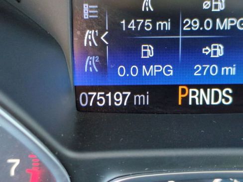 Used 2017 Ford Escape SE w/ Equipment Group 201A FWD image 19